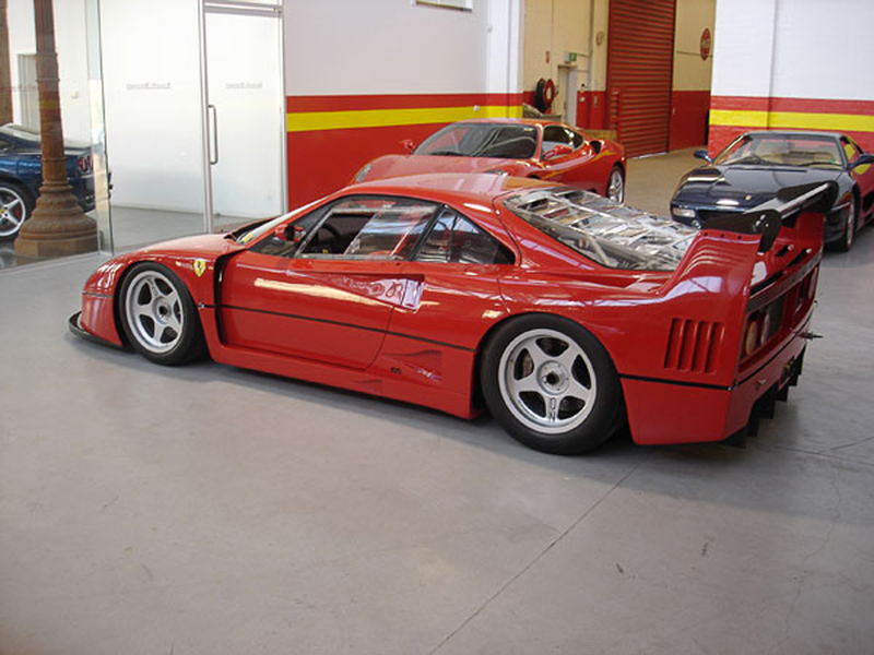 Illustration for article titled Ferrari F40 LM: Supercar Teardown